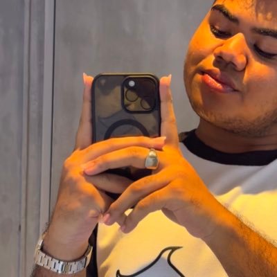 itsnealnotneil's profile picture. inactive