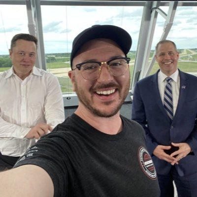 Guiding @ElonMusk's vision for a better future through Spacex, Tesla, Neuralink, and more. & I Tech enthusiast, dream chaser, and innovation