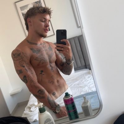 Alwxsyy's profile picture. bisexual 😶‍🌫️