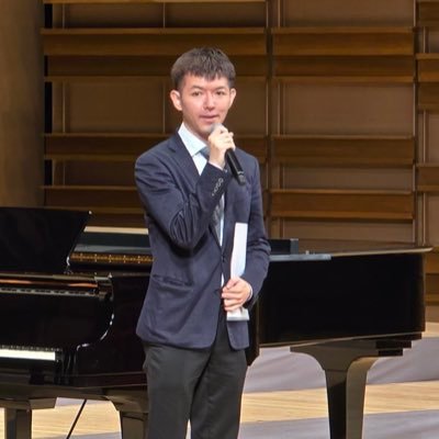 cdc_taro's profile picture. ミュージシャン：合唱指揮、編曲、ピアノ、歌。 早稲田大学卒業→東京藝術大学音楽学部楽理科卒業→同大学院（音楽文化学）。ルネサンス・ポリフォニーを研究中。最近はポップスの合唱アレンジを作るのが楽しい（ご依頼大歓迎！）。レッスン、セッションなど全国どこへでも（可能な限り）伺います。ご連絡はwebサイトかDMからお気軽に！