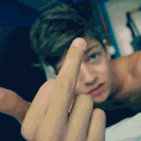Oque você fais aqui ? ? 
Nao-se acustume '-'