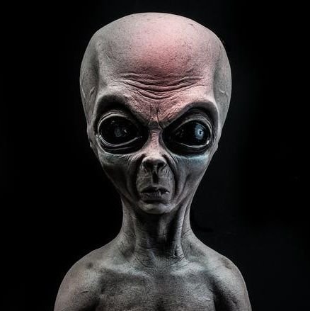 AbwHdyd1975's profile picture. إن البقاء معي أمر صعب؛ فأنا لا أعطي إلا القليل، لكنني أُعطي أشياء حقيقية؛ أشياء لا تغادرك حتى وإن غادرتني. 

 🫥💢