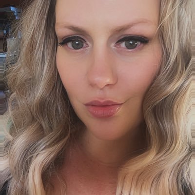 islasoph's profile picture. 