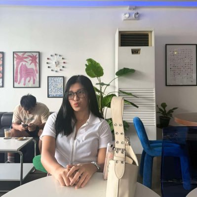 usharedd's profile picture. 