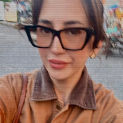 Özge Profile