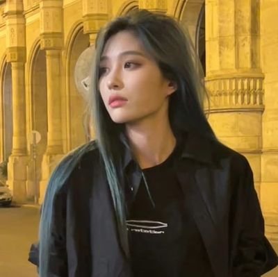 Thornezuyeonyi_'s profile picture. Crystelle Morlynes, duskborne. Evenshade 
                                 Foul Lines ‘ { 𝑖. Lee Juyeon. } ..🤍