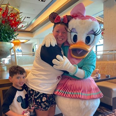 Boy Mom💙💙Wife🇵🇷Hablo Español 🏰Disney🌎Universal🚢Cruises ✈️Book for FREE through me
