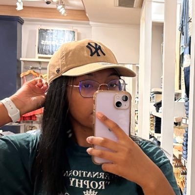 she/her | Design Intern @Pitt_ATHLETICS | Graphic Designer @riderwrestling @MasonAthletics