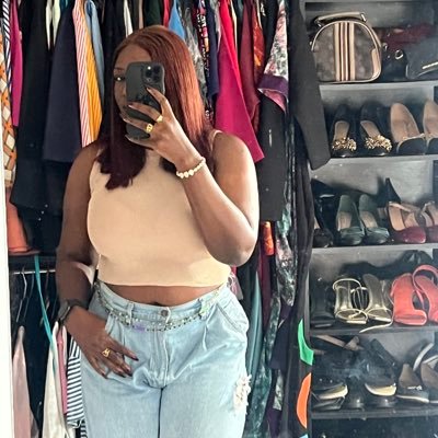 la_phina's profile picture. 👀