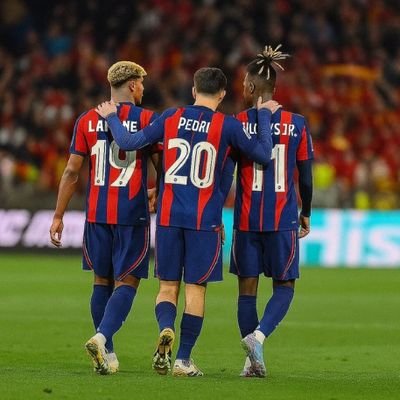 shms_fr's profile picture. ليسَ الموتُ  أعظمَ مصائب الحياة ، بل هو سنة الحياة ؛ لكنّ أعظم المصائبِ  أن يموتَ  الخوفُ مِن الله في قلبِكَ وأنتَ  علىٰ قيدِ الحياة