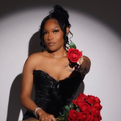 _MissTy's profile picture. |https://t.co/RWJXIMZ5vl.Wife ❤️ | IG:Niqua_95