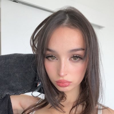 lucaspeaz001's profile picture. chronically online