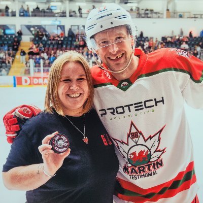 PaintedRagdoll's profile picture. 🏴󠁧󠁢󠁷󠁬󠁳󠁿
Nerdy girl extraordinaire. Likes books, dislikes people, adores animals.Sober. Tattooed. Slightly Mad.
Cardiff Devils🏒/Eagles🏈/Bruins🏒