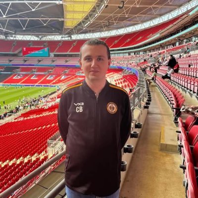 Lover of sports and usually found at a football ground somewhere! Reporter for @nlchronicles and @officialwands Women.