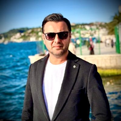 Kurt a sormuşlar; Hangi dağın Kurtusun diye? Karanlık çökünce bütün dağlar bizimdir, demiş.