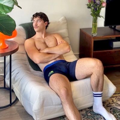parody • very nsfw fan/thirst account for random people online • profile picture is jack innanen •dm me if you want your pics deleted!