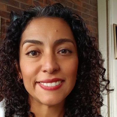 Guatemalteca a mucha honra... con unos cuantos pedillos.