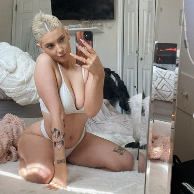 tatt3dblondi3's profile picture. https://t.co/cNGaiVYIz9 come and play with me 😘 @elliekatecamp is my personal 🫶🏼