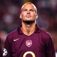 Bold gunner ❤️🤍 (@svmoht) 's Twitter Profile