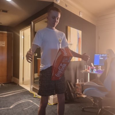 r3viive's profile picture. #1 ropz lover