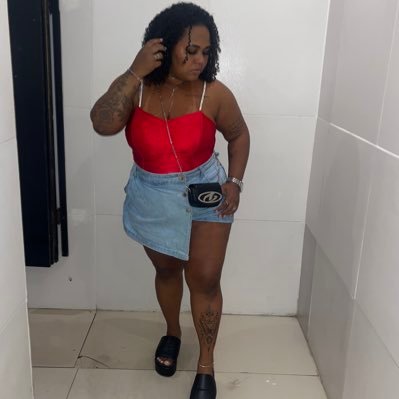 God is still writing your story. 🙏🏾 +5521. Vó🥀. Filhas🤍.