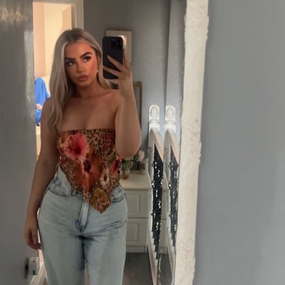 laura_king__'s profile picture. 