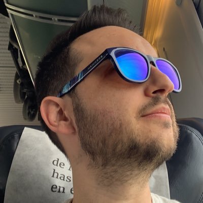 • Comunicación y Periodismo Deportivo • Fundador y Director de @ELPRIMERFICHAJE • Locutor de Radio • Árbitro de la @RFEBALONMANO • Lucha por tus sueños
