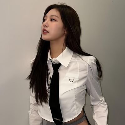 pyrecilia's profile picture. ㅤ
ㅤㅤㅤㅤㅤㅤㅤ ㅤMoonlight... “ blooms ” (in-the-quiet) night
ㅤㅤㅤㅤㅤㅤㅤㅤDreams, blossom/心和む. ˚   ⊹
ㅤ