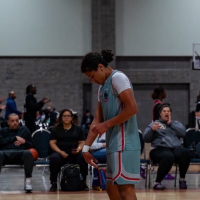 /southern nash high school/5'10/175 /2027/ 3.0 GPA/ 🏈 OLB ~FS/ 🏀SG / Gmail ~josiahvandunk@gmail.com/ https://t.co/OYaRLDKv5T