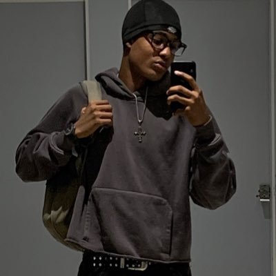 d_bennitua's profile picture. Flutter Developer 💻 | YouTuber 🎥 | Video Editor 🎬 | CEO of @eliteballer_ng ⚽ | Innovating in tech, creativity, and sports. 🚀    https://t.co/wOp7rhh7bW