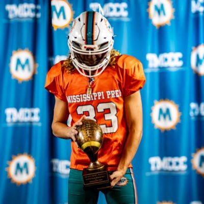 sunshine_3388's profile picture. first year juco football player for tmccc im 6’5 215 bench max is 265 squat max is 415 my 40 is a 4.6ish