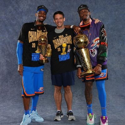 Pepinero triste, fisioterapeuta, peligroso ultraderechista, #ThunderUp 2025 Champs, #ForeverNE , #RepBX y #FazeUP . Me sigue @_danielmartin_