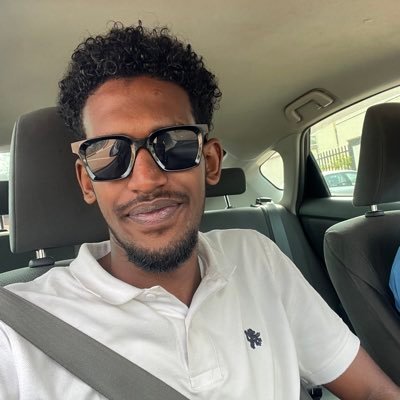 ☯️. #UOFK 🇸🇩 UNIlAK 🇷🇼 Economics student | Curious about global markets & finance | Learning how money moves the world 🌍💰