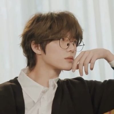 Gyutarizzt's profile picture. The song's haunting melody distracted me for a moment