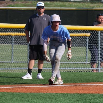 PCA 2026 Illinois hawks 17u Red |6’1|179 lbs| C,P,OF,RHP,Utility xwaterpenguinx@gmail.com