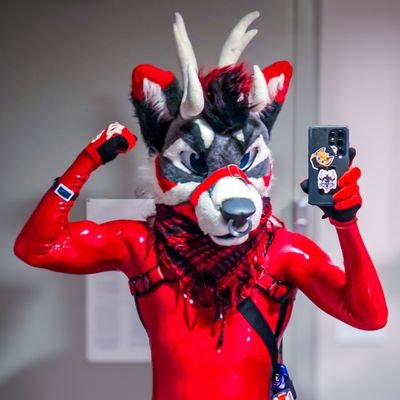 AD of @kosasky | 30s | Bi/Pan | Vers | Revhead/photographer/trucker/kinky af | 💍 @PhoenixApollyon | 🔞 Blocking Minors - VERY NSFW 18+