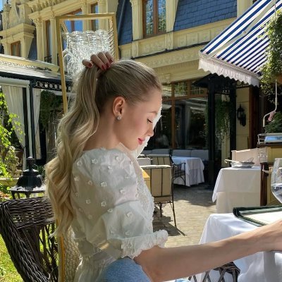 prestyonly's profile picture. Floating kindly through chaos.