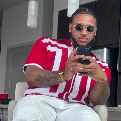 _therealraz's profile picture. Seven times, seven different ways.