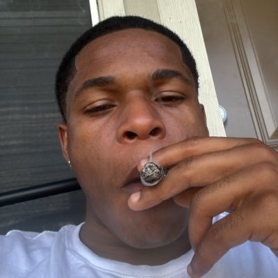 FEMALES ONLY 💪🏾💯 don’t come over here on shit weird will get switched 👌🏾22
