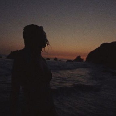 _lesza's profile picture. 