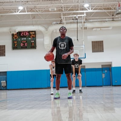child of god. Lawrence central high school📚. #ballislife🏀. 2027. 6’4. phone:317-835-3564