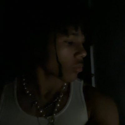 _bjonce_'s profile picture. kelelien+twiglet | eusexual #musictwt level 38 (unemployed since level 23 😭😂✌🏽)