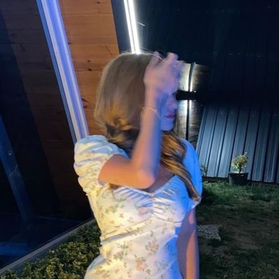 benistiyomsenii's profile picture. 212