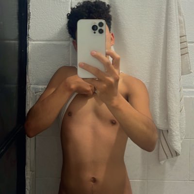 👑🦋✨Apasionado, Morboso, Misterioso. Me encanta el sexo 🫦 sígueme para ver más de mi contenido y morbosear juntos 💋 🇬🇹 el morbo es mi fuente de inspiración