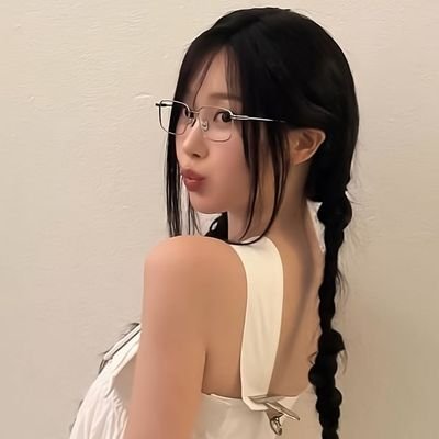 jj_ssie's profile picture. lov:e u like’s thornkiss.  soft—enough stay
sharp enough to ‘ scar ’  ᜑ  𖧧