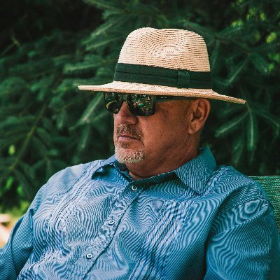 marunouchibank's profile picture. 投資歴25年（投資スタイルは「節操なし」）
0.8憶り人
還暦以上年金受給開始未満
海外勤務歴
子2人・孫１人
元「丸の内銀行員昭和課長の得する生活」
アマゾンアフィリエイト・Googleアドセンスやっています