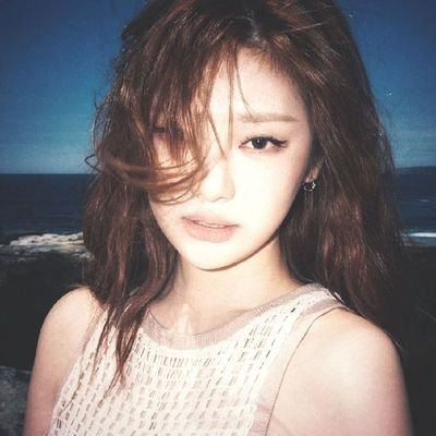 itsyrenne's profile picture. 이게 나야, Rabbits.