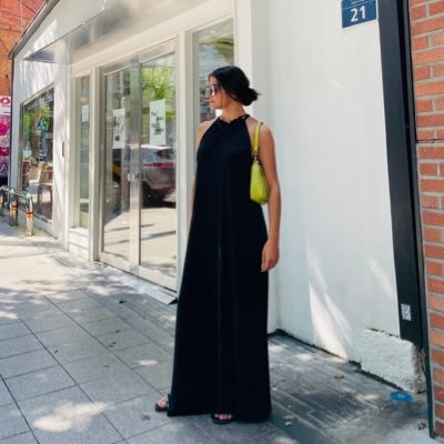 I chat shit about sports, bravo, and music | IG @julesgia