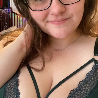 Come visit me on loyalfans 🌶️😈💦 https://t.co/HnkylUOz20