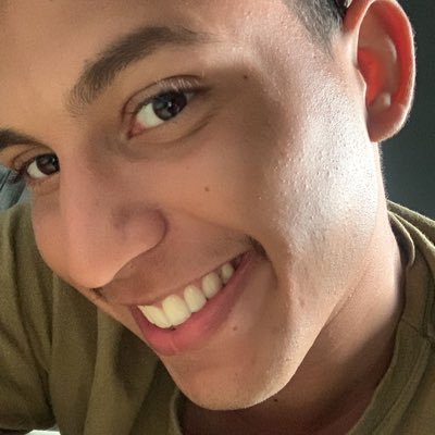 Se tanto me dói que as coisas passem, é porque cada instante em mim foi vivo, na busca de um bem definitivo em que as coisas de amor se eternizassem.